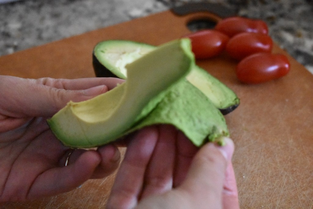 How to peel an avocado properly