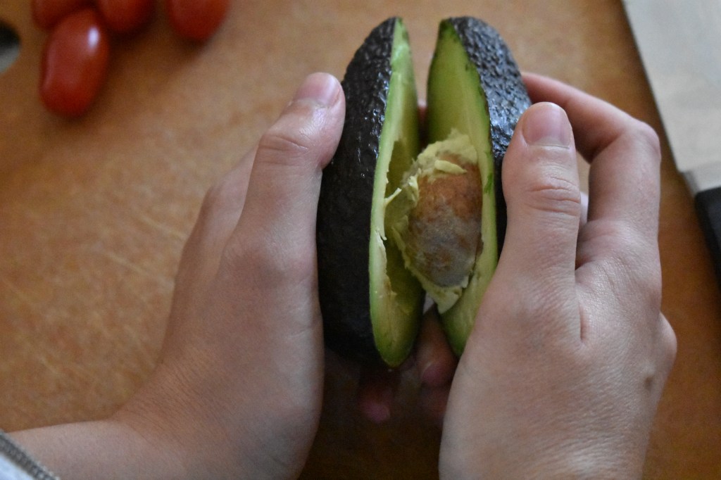 How to peel an avocado properly