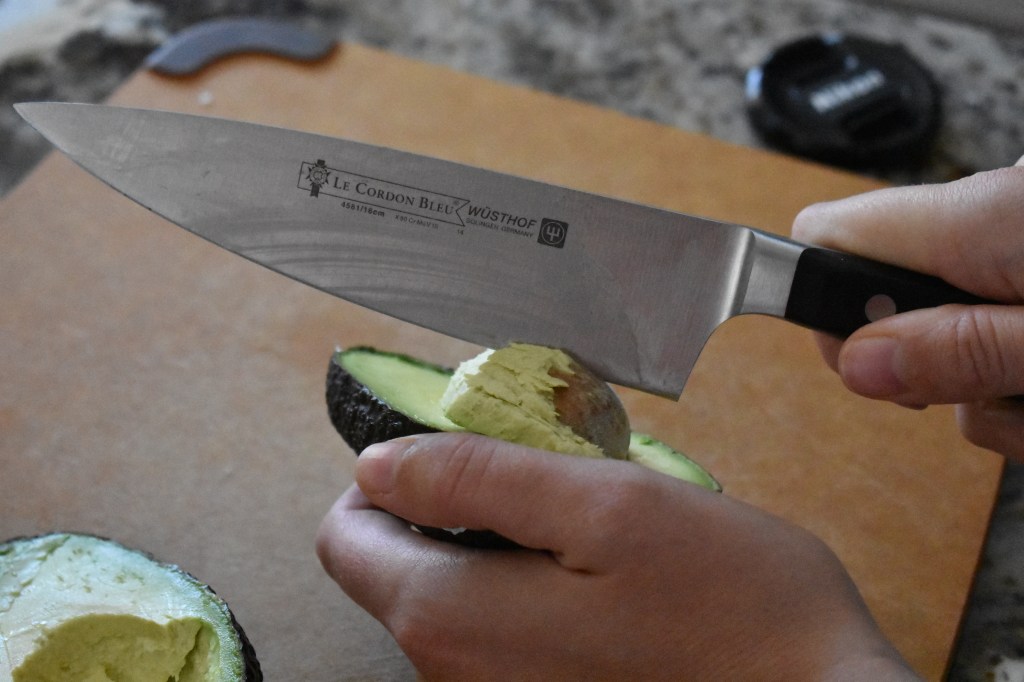 How to peel an avocado properly